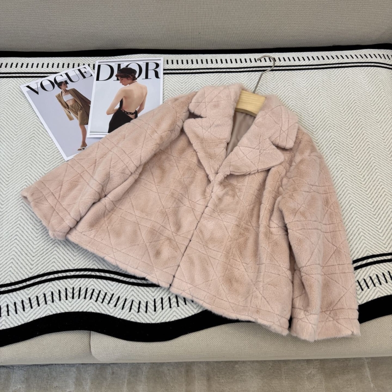 chr1st1an D10r outwear